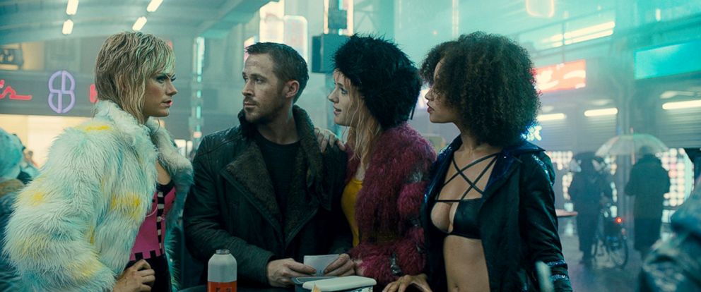 ryan-gosling-blade-runner-ht-jef-171004_12x5_992